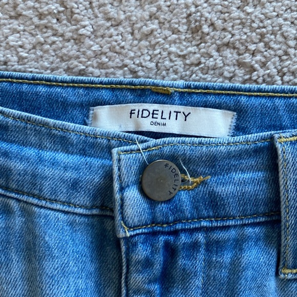 Fidelity Katie alone denim skirt. Size 31” waist in excellent condition - Picture 2 of 12